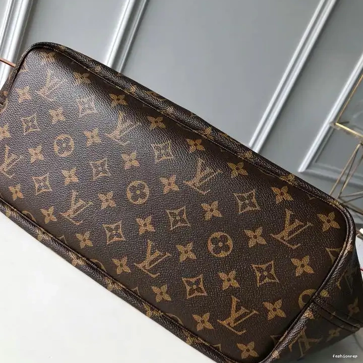Fashionrepsfam ru 19T1L0044 Bags LV 0629